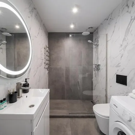 Lägenhet Teatralna With Terrace Lviv